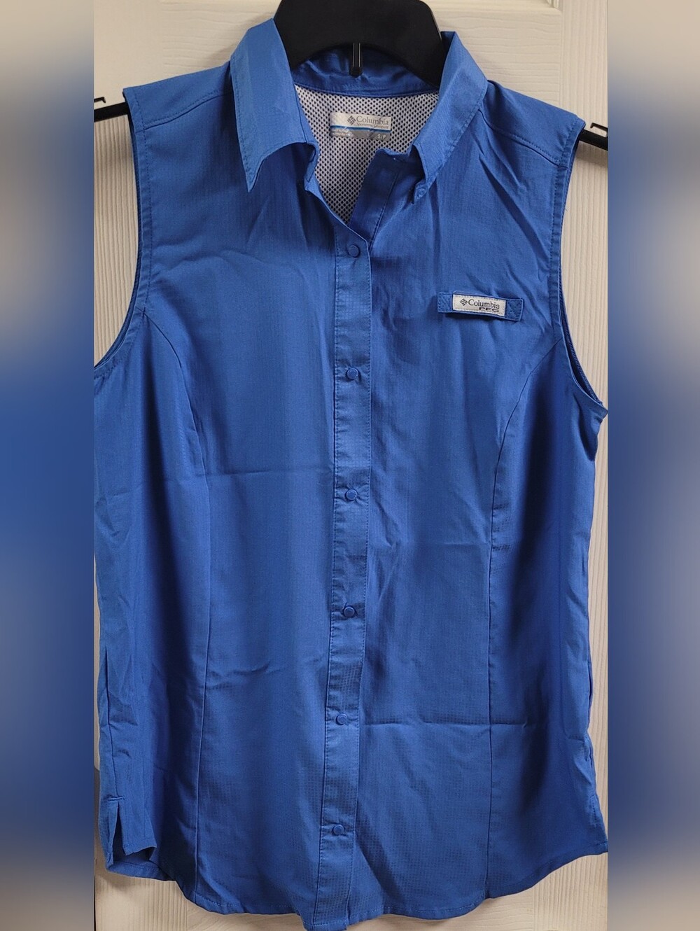 Columbia Women’s Sleeveless Button-Up Shirt - Blue